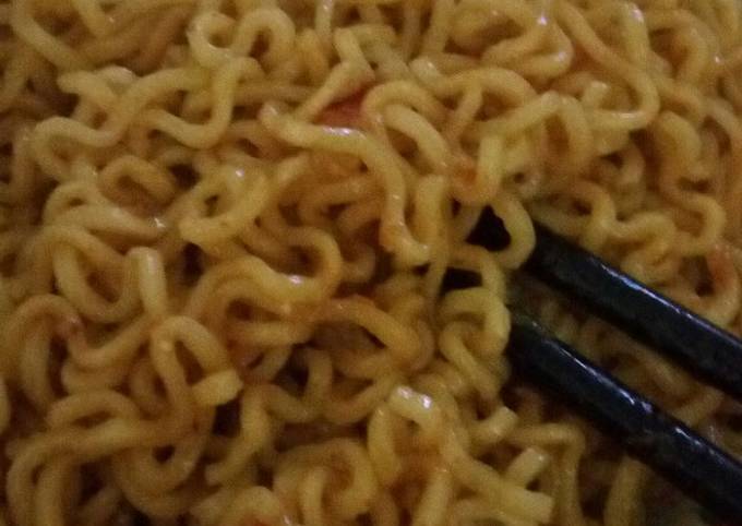 Cara gampang bikin Indomie bumbu karedok yang lezat