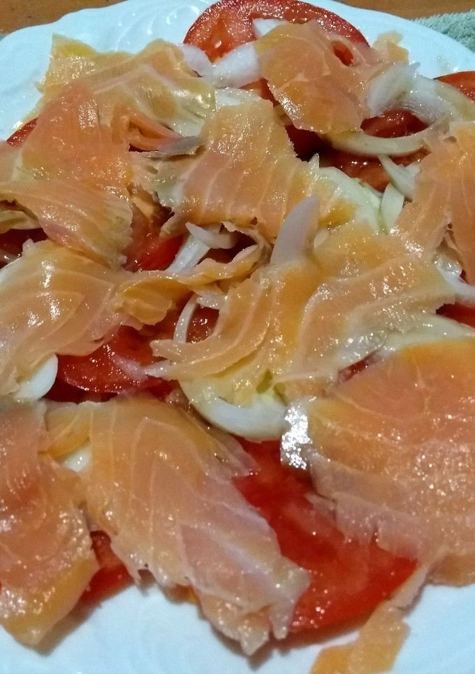 Una foto de Ensalada fácil de salmón ahumado
