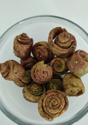 मूंग स्प्रिंग मठरी (moong spring mathari recipe in hindi) रेसिपी मुख्य फोटो