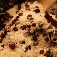 A picture of Coconut butter raisin rice.