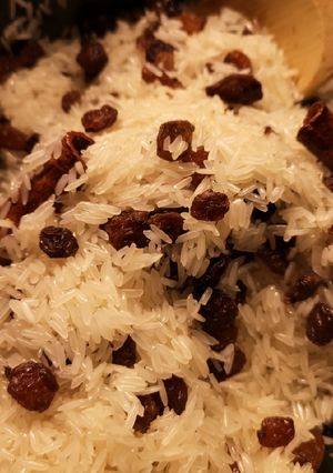 A picture of Coconut butter raisin rice.