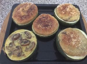 Una foto de Zapallitos redondos rellenos, con versión vegetariana