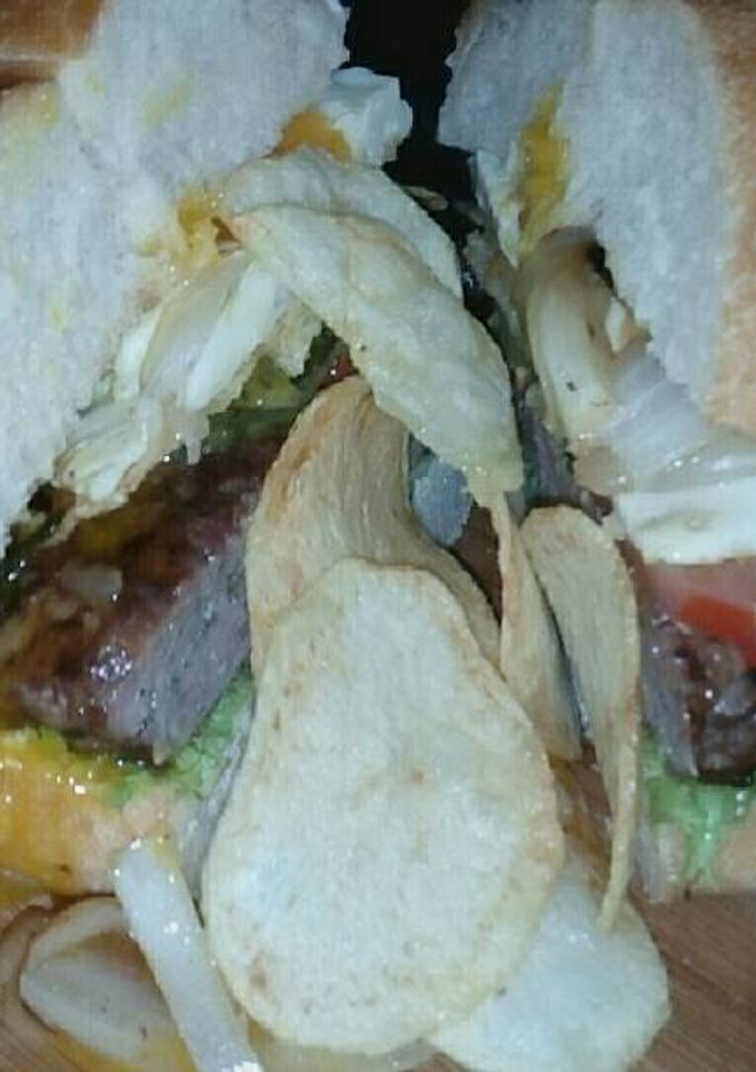 Una foto de Hamburguesa casera de cordero y vacuno