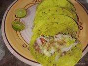 Una foto de carne molida con frijoles negros y