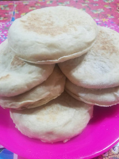 Una foto de Pan árabe.. Sin horno..!