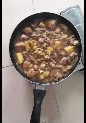 Hình của món Gà kho khóm.