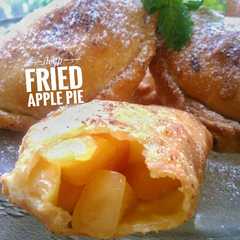 A picture of Fried apple pie (kulit molen).