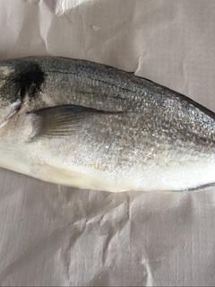 Una foto de Dorada a la sal en microondas