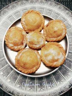 चंद्रकला (Chandrakala recipe in Hindi) रेसिपी मुख्य फोटो