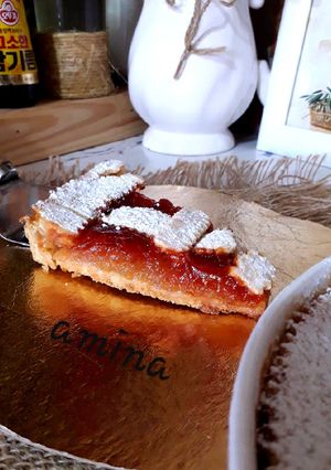 Une photo de Tarte aux pommes et à la confiture