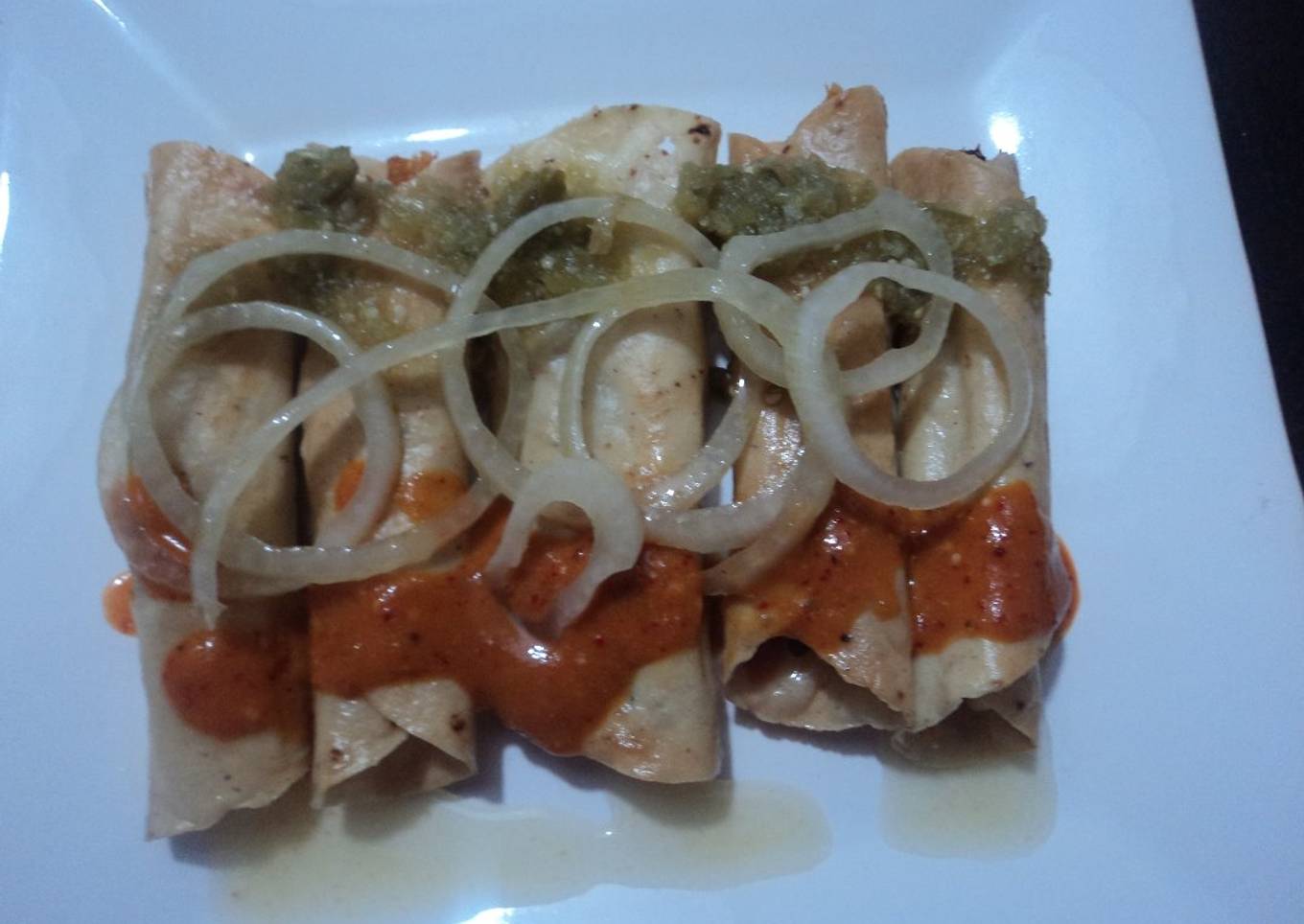 Taquitos de pollo a la Mexicana estilo ranchero las Correa