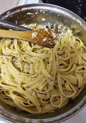 A picture of Lemon 🍋 Garlic Wine pasta.