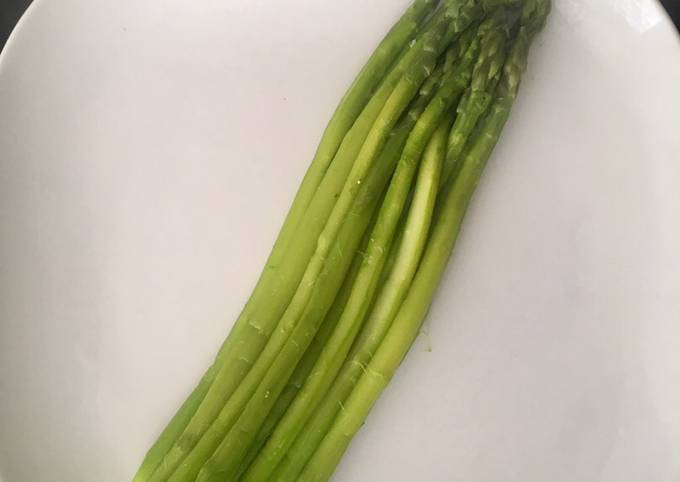 Cuire à l'anglaise : les asperges vertes de marlène - Cookpad