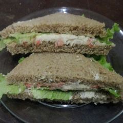 A picture of Chicken carrot sandwiches.