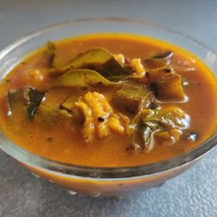 A picture of Vendaikai Puli Kuzhambu/Ladies Finger Tamarind Curry.