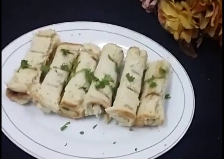 Microwave Garlic Bread Rolls
