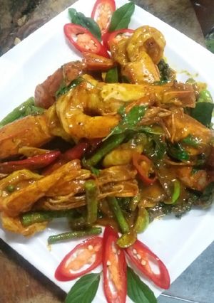 รูปของ กุ้งแม่หวัดผัดเครื่องแกง