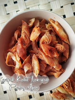 Foto resep Keripik Kulit Lumpia Pedas Asin Simple