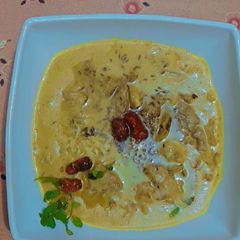 A picture of Karhi pakora.