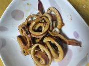 A picture of calamari sauce