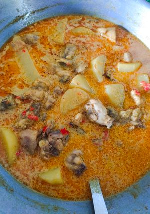 Foto resep Gulai Ayam Kentang Enak dan Mudah
