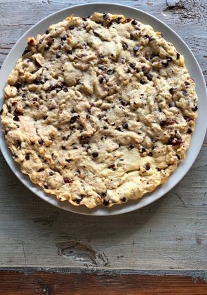 Une photo de Maxi cookie choco noisettes