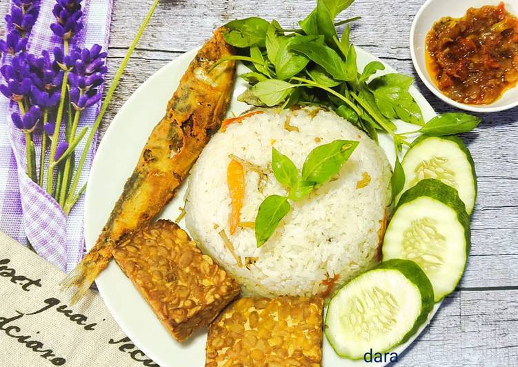 Bagaimana Menyiapkan Nasi Liwet Ricecooker yang Lezat Sekali