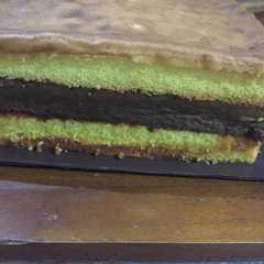 รูปของ Lapis Surabaya original