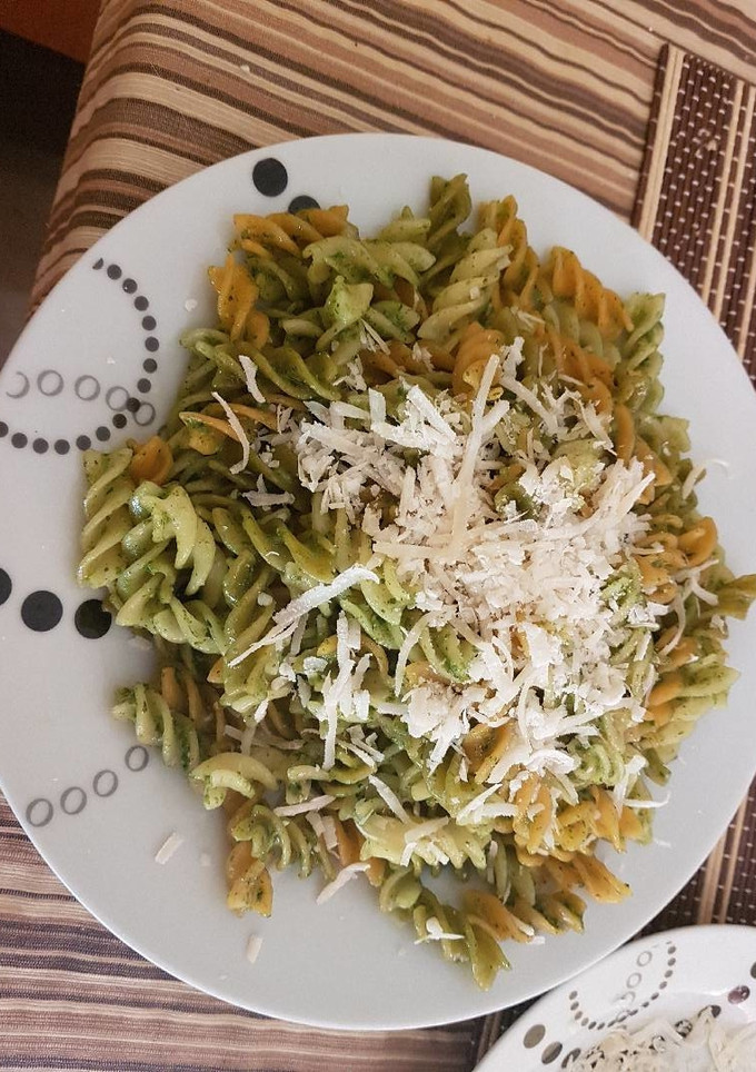 Una foto de Pesto
