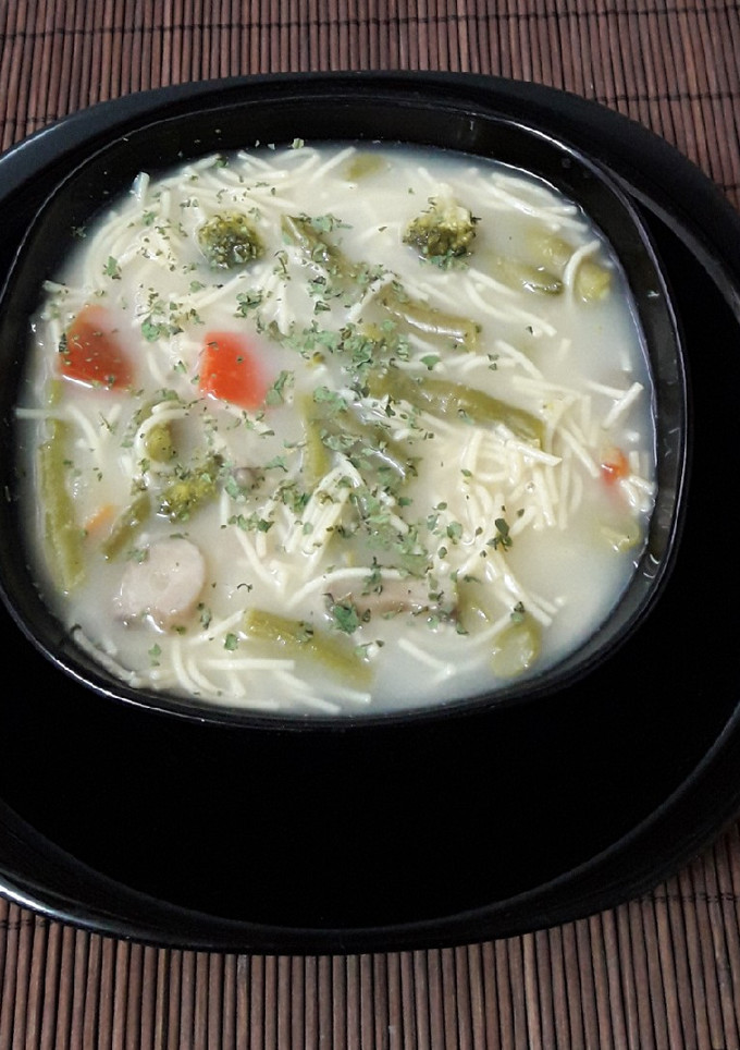 Una foto de Sopa de verduras con un toque de curry