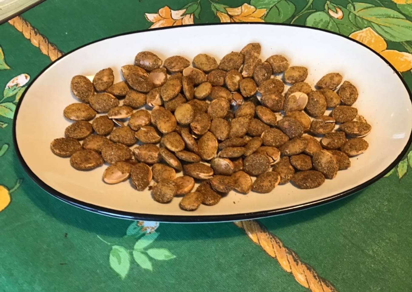 Ongles de sorcière (graines de courge grillées paprika et épices massalé)