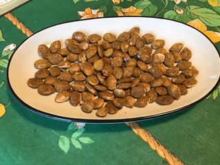 Ongles de sorcière (graines de courge grillées paprika et épices massalé)
