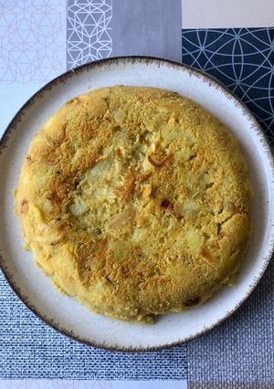 Una foto de Tortilla de Patatas Vegana con Aquafaba