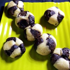 A picture of Marble cookies.