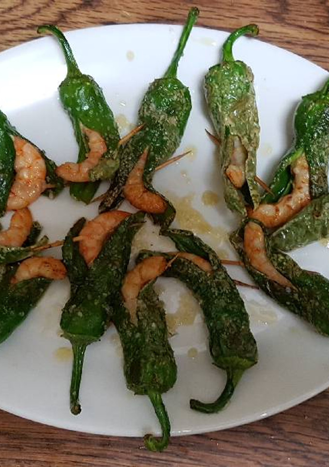 Una foto de Pimientos con langostinos
