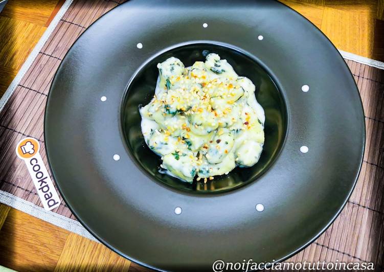 Recipe of Homemade Gnocchi di Cavolo Nero e Patate con salsa al taleggio