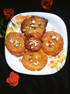 आटे के मालपुआ (atte ka malpua recipe in Hindi) रेसिपी मुख्य फोटो