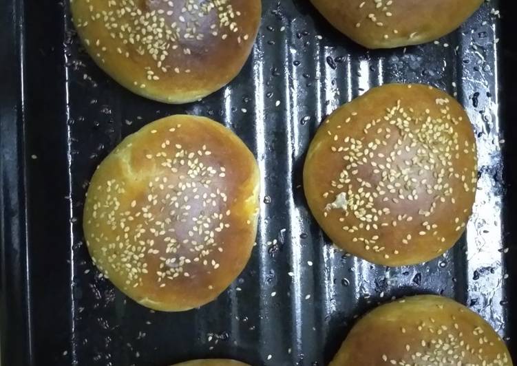 Recipe of Egg less Buns for burgers#foodphotographychallenge in 11 Minutes for Mom