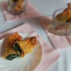 A picture of Spinach Cheese Cigars.