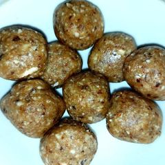 A picture of Nuts lado.