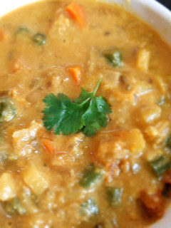வெஜ் குருமா (Veg kuruma recipe in tamil) செய்முறை முக்கிய புகைப்படம்
