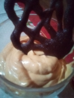 Una foto de Mousse de Dulce de Leche Casero