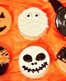 Halloween Chocolate Covered Oreos