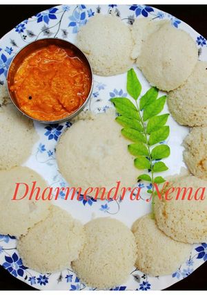 इडली का बैटर और इडली (Idli ka batter aur idli recipe in hindi) रेसिपी मुख्य फोटो