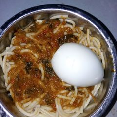 Spaghetti and stew with egg A picture of Spaghetti and stew with egg.