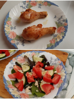 Una foto de Pollo frito con ensalada al cabrales