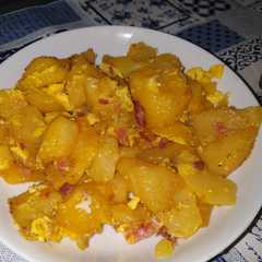 Una foto de Revuelto de patatas