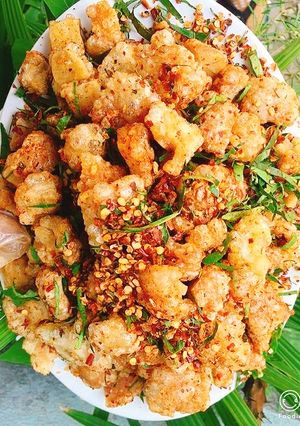 Hình của món Tóp mỡ lá chanh muối ớt.