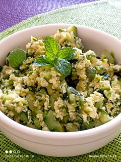 Foto di Zucchine con uova strapazzate e menta