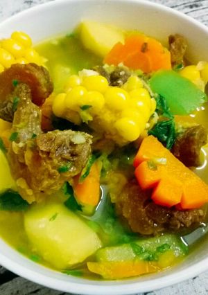 Hình của món Gân bò hầm rau củ.
